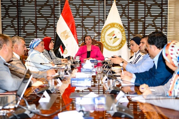 وزيرة البيئة