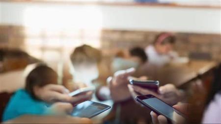 حظر استخدام الهواتف المحمولة