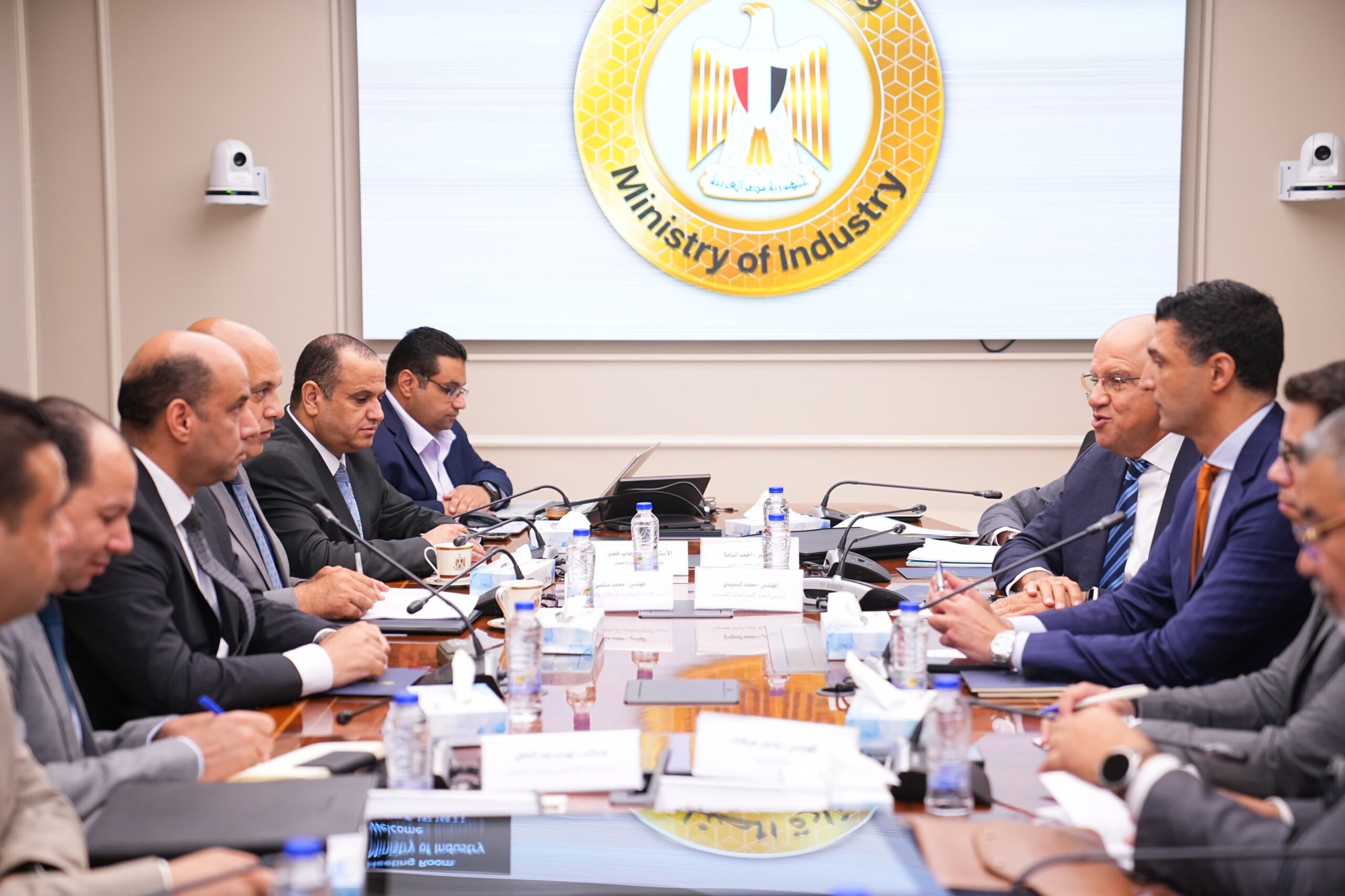وزيرا العمل والصناعة